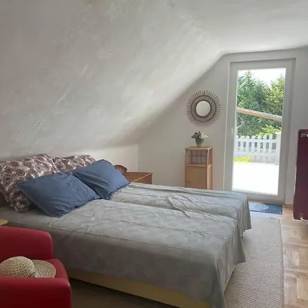 Verandas Vendeghaz * Balatonkenese
