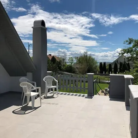 Verandas Vendeghaz * Balatonkenese